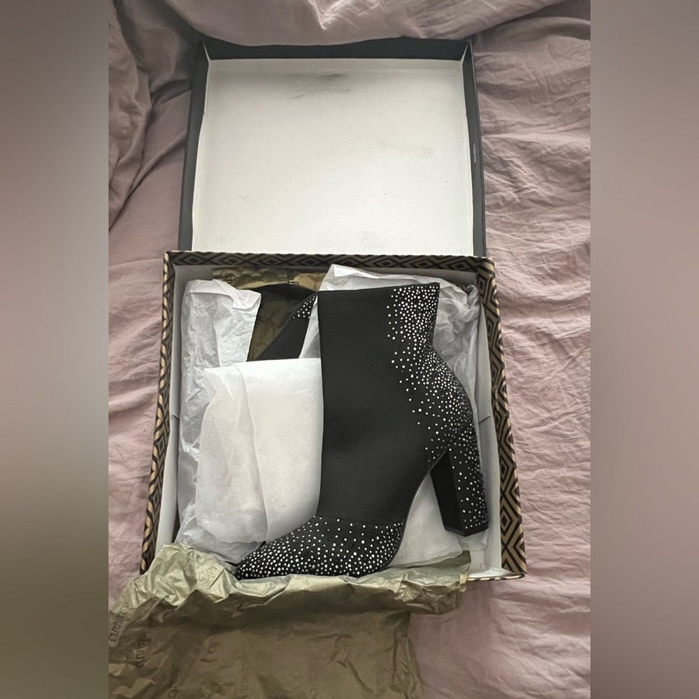 New, in box Charles by Charles David embellished Knit Booties, size 10